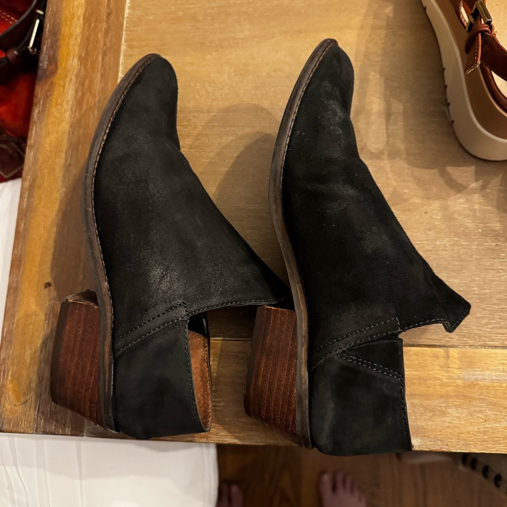 Men's Black Suede Shoes - Picture 3 of 4